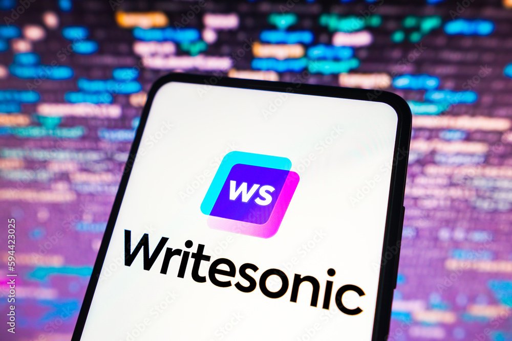 Writesonic logo image